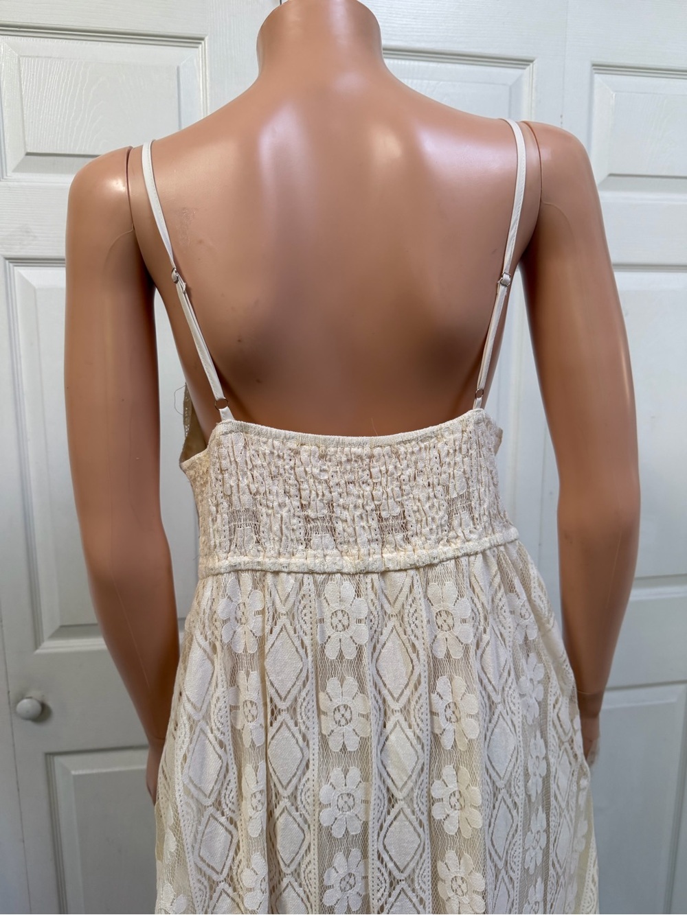 Cupshe Cream Crochet Lace Maxi Dress with Tassel Ties Size XL - Picture 8 of 16